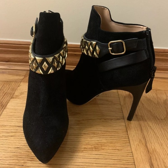 BADGLEY MISCHKA Chain Suede Ankle Booties 6 $345 - Picture 2 of 5